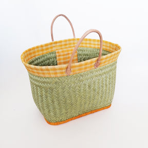 collection paniers grande taille tsipika artisanat de madagascar fibres naturelles avec bande rabane carreaux et feston couleur jaune safran agrémenté d'une  petite poche intérieure beachby.fr beachby home